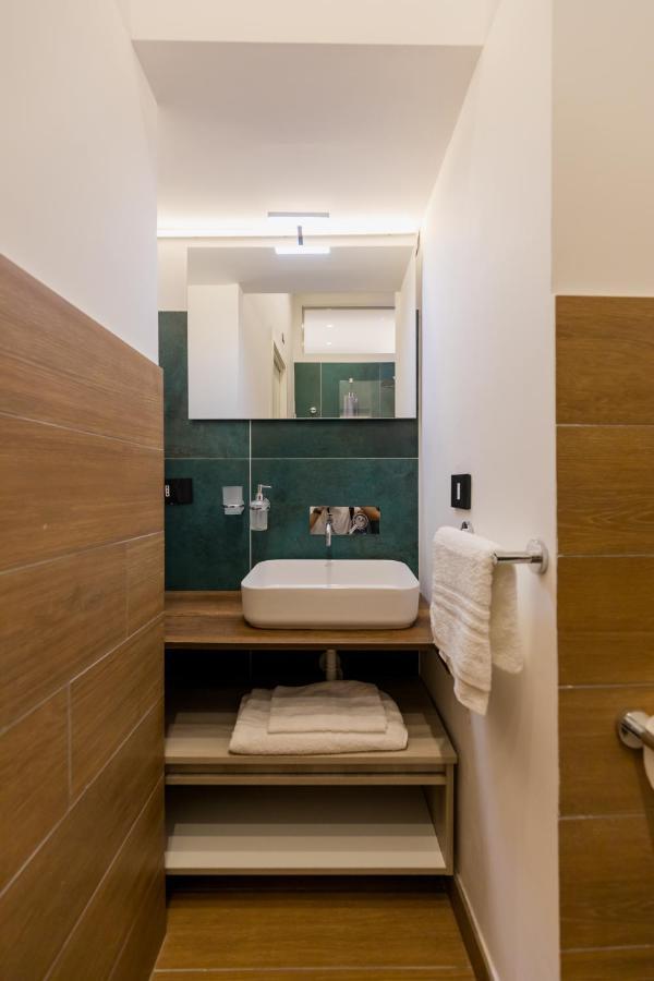 Exclusive Parking Flat X 4 Near Metro 1 Salvator Rosa Naples